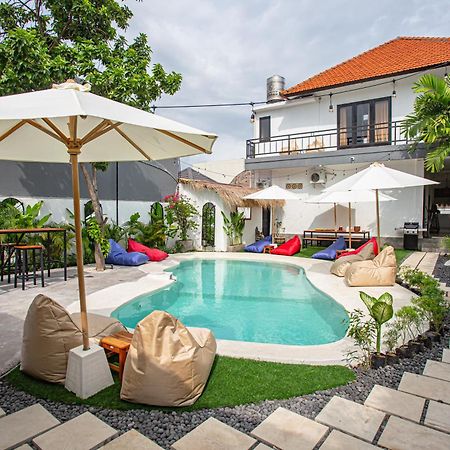What The Duck Backpackers Canggu Dış mekan fotoğraf