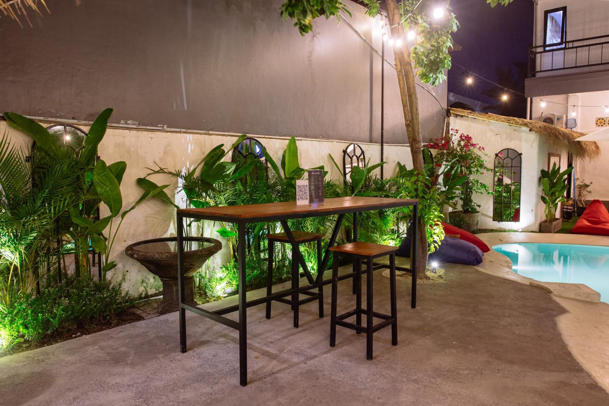 What The Duck Backpackers Canggu Dış mekan fotoğraf