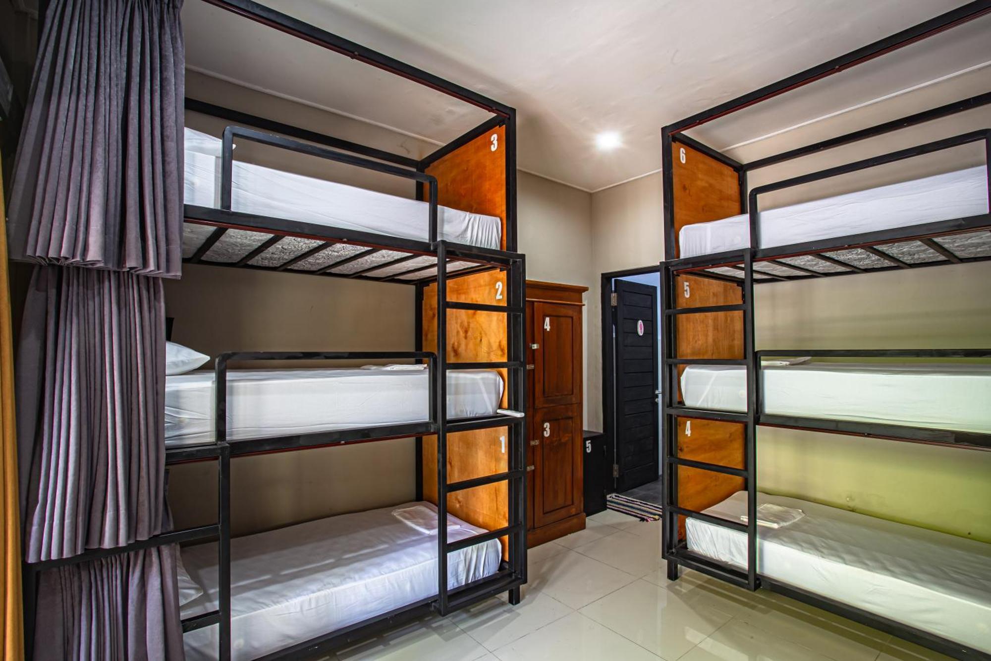 What The Duck Backpackers Canggu Dış mekan fotoğraf
