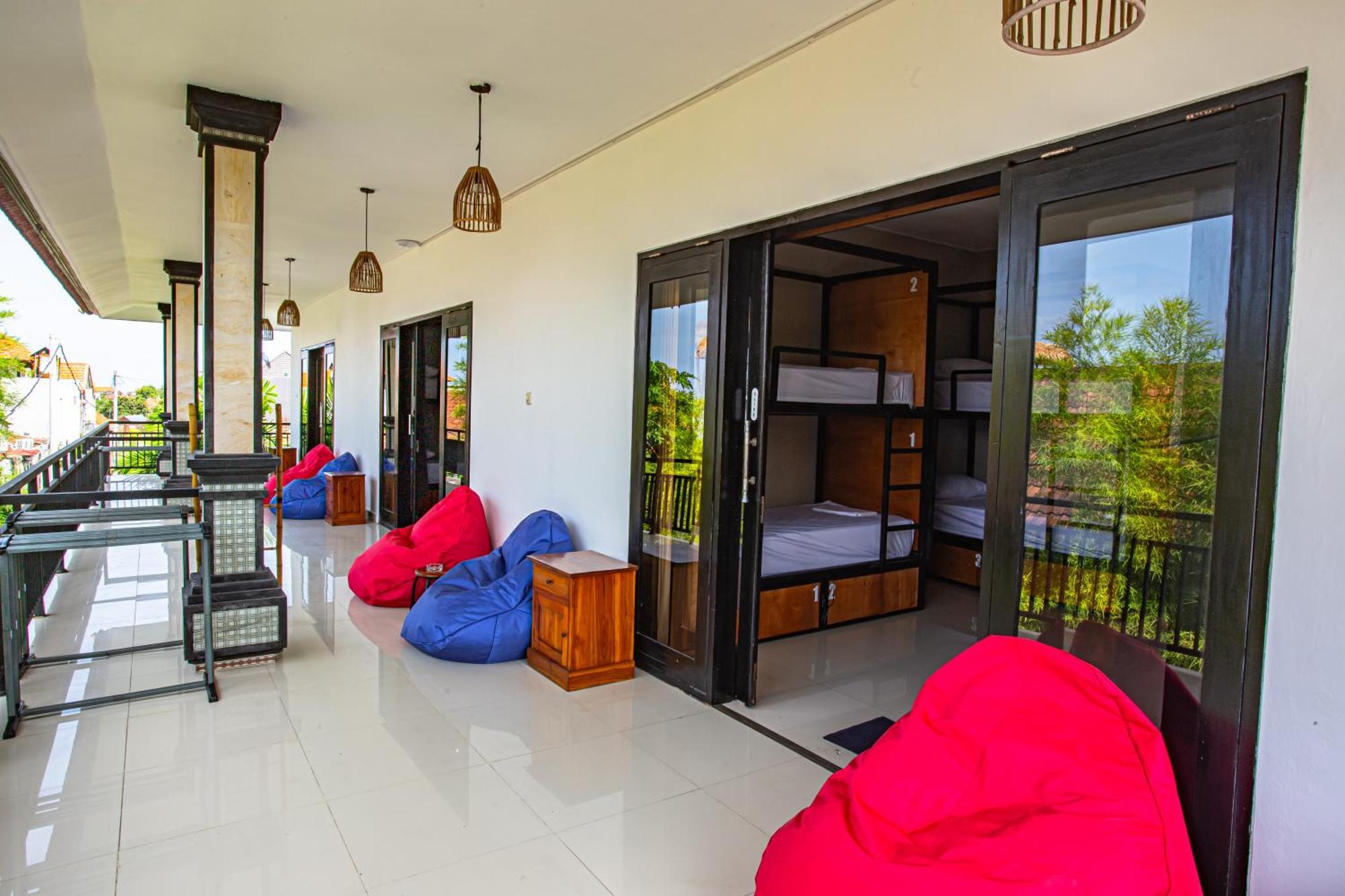 What The Duck Backpackers Canggu Dış mekan fotoğraf