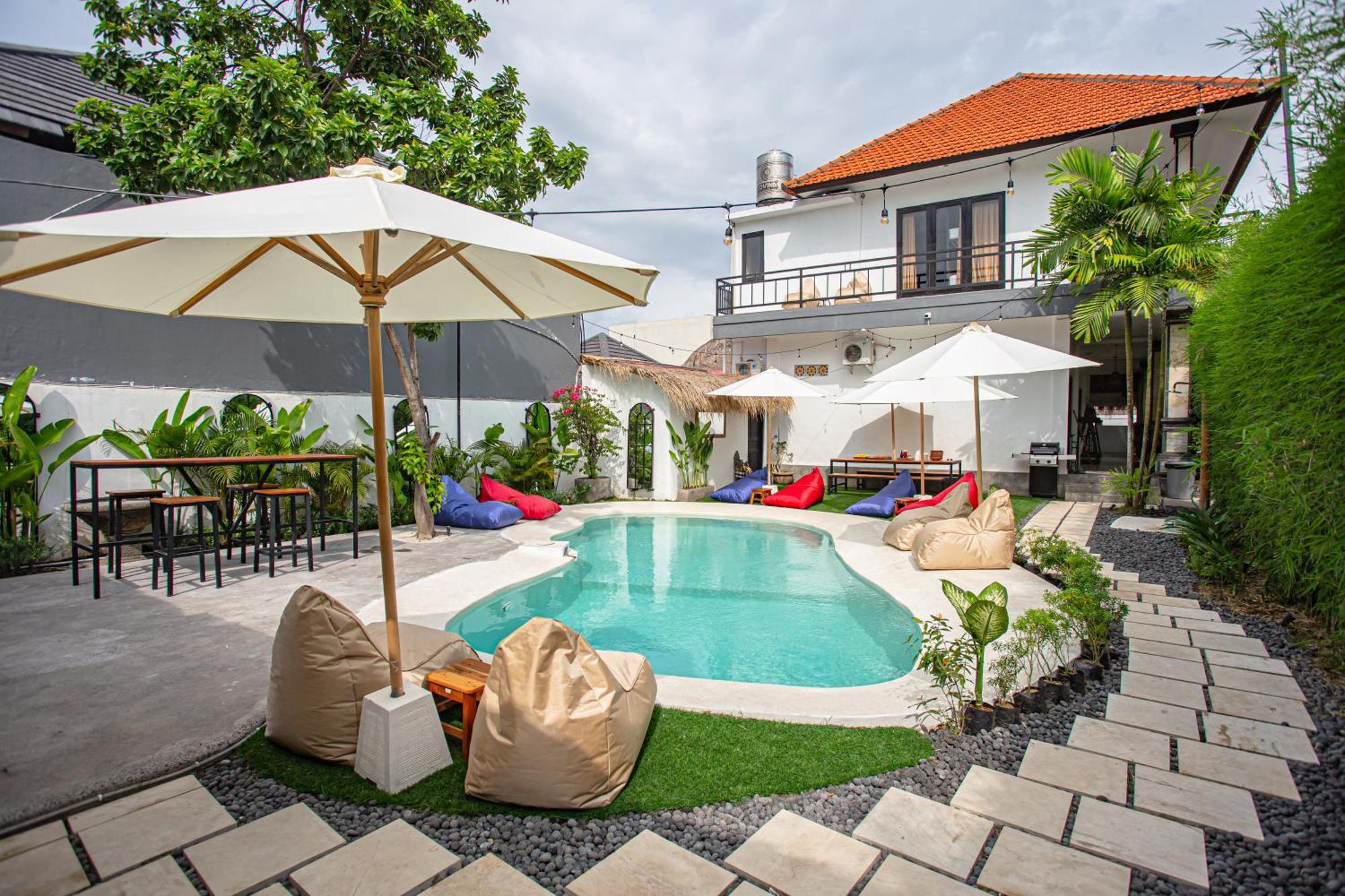 What The Duck Backpackers Canggu Dış mekan fotoğraf