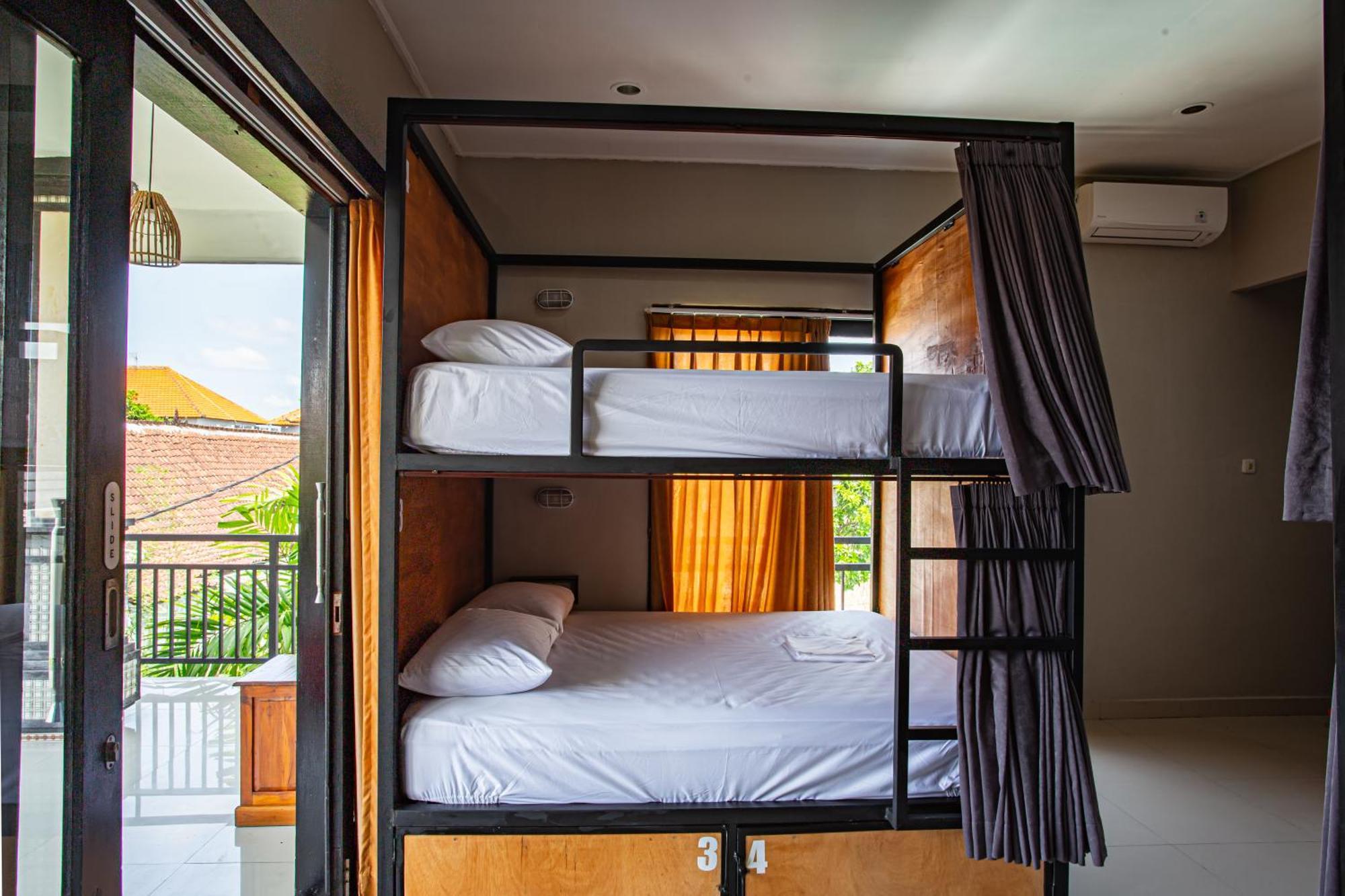 What The Duck Backpackers Canggu Dış mekan fotoğraf