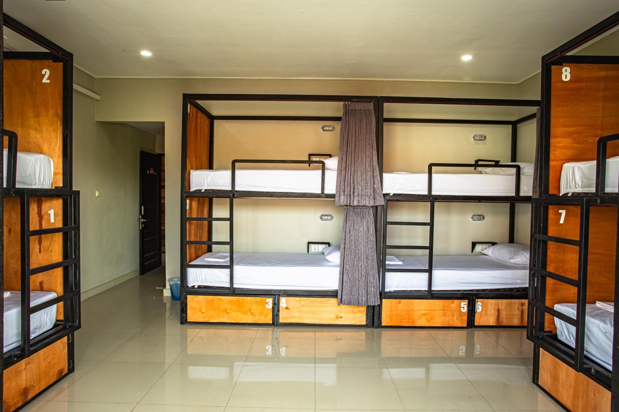 What The Duck Backpackers Canggu Dış mekan fotoğraf