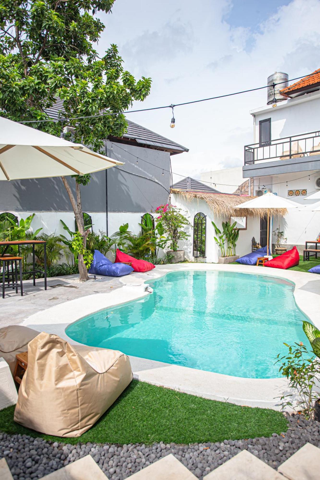 What The Duck Backpackers Canggu Dış mekan fotoğraf